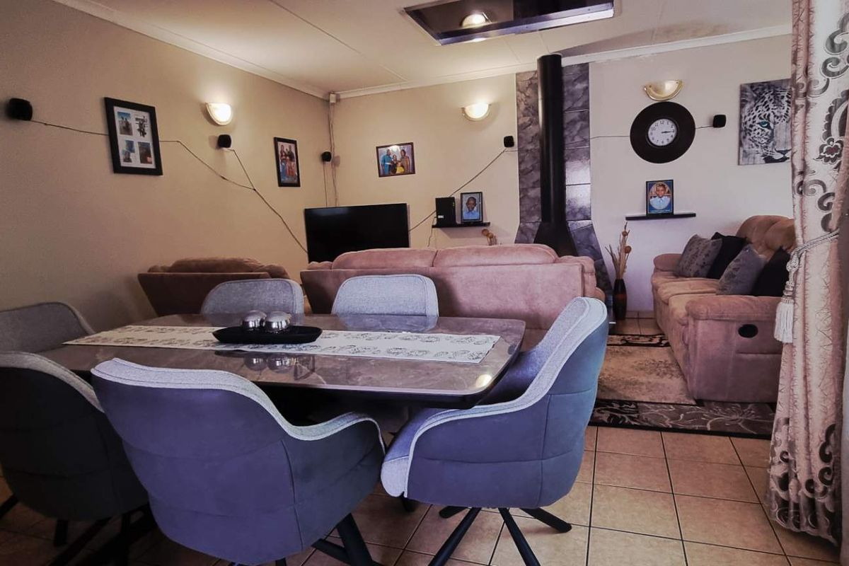 Cimbebasia 4 bedroom house - Photo 2