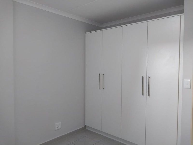 Newly built 1st floor apartment to rent in Langeberg Heights. - Photo 10