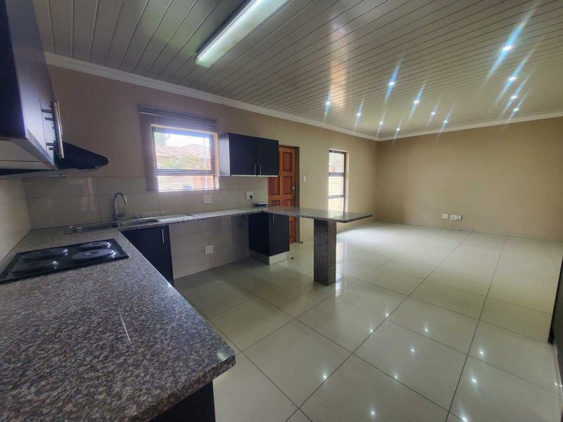 Modern elegance dream home awaits  in Groblers Park - Photo 4