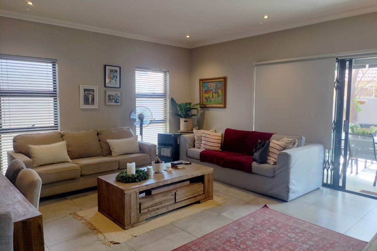 Modern 2-Bedroom Townhouse in New Development in Prime area - Photo 2