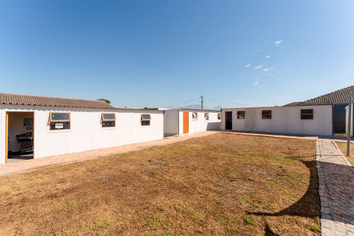 Prime Corner Erf for Sale  Zoned SR1 in Pelican Park - Photo 4