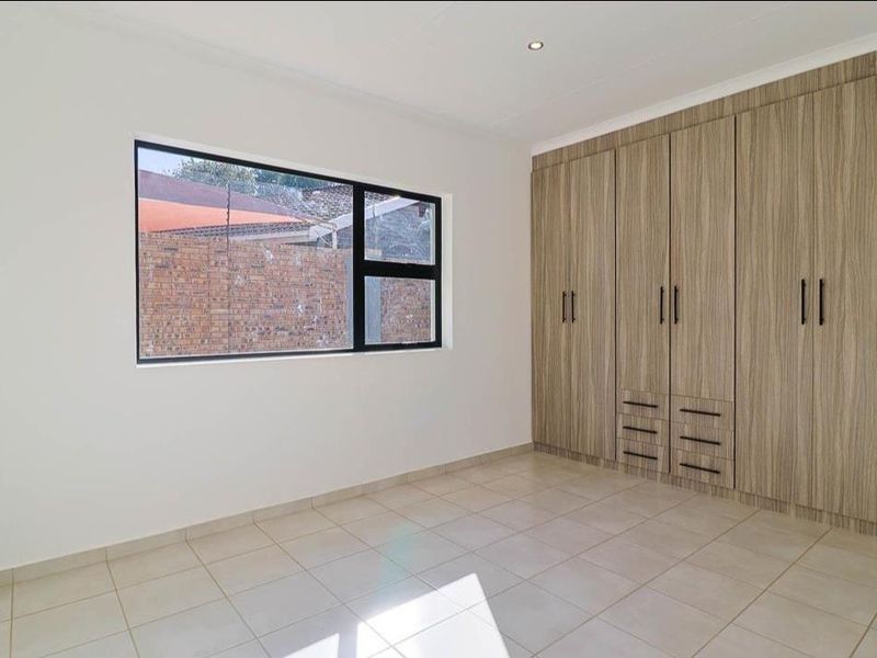 Modern Living Meets Smart Investment in Brackendowns - Photo 8