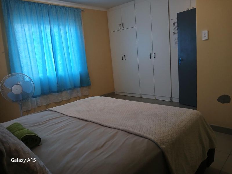 Buy a 3 bedroom house in Ondangwa, Extension 2, Selling at N$ 800 000 excluding costs. Erf size 450 square meters 3 bedrooms, master bedroom with ensuite  Open - Photo 6