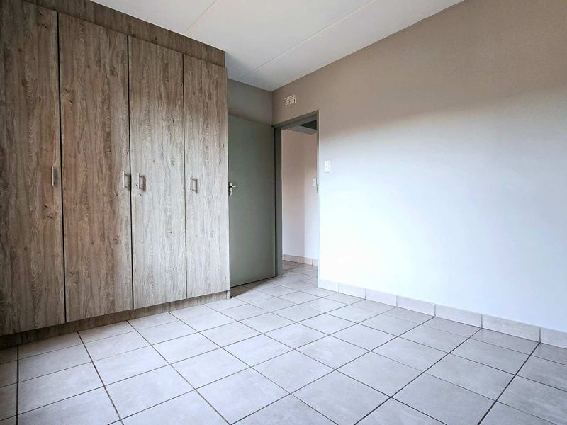 Neat & Secure 2-Bedroom Apartment – Ideal for First-Time Buyers or Investors - Photo 10