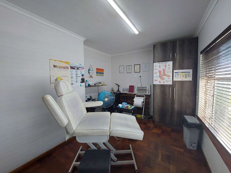 Two Rooms Available For Health Professionals - Photo 5