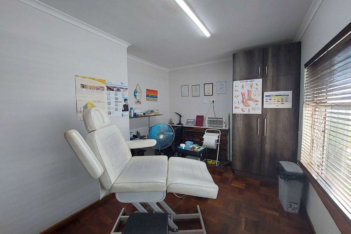 Two Rooms Available For Health Professionals - Photo 5