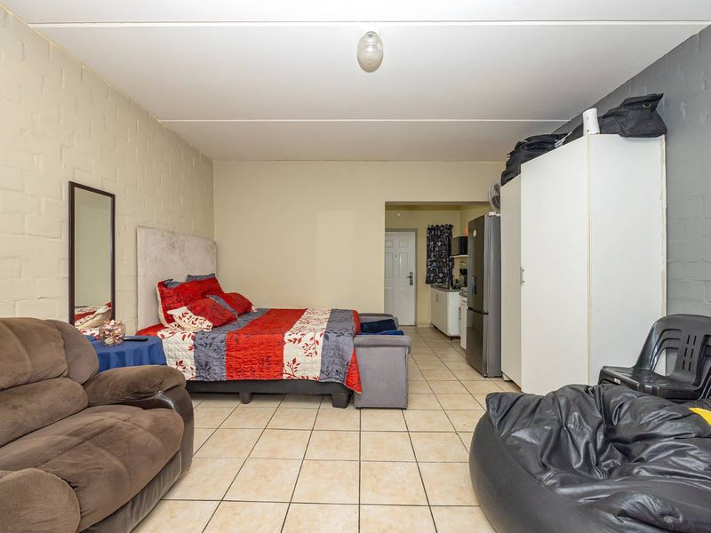 Studio Apartment for Sale in Maitland - Photo 5