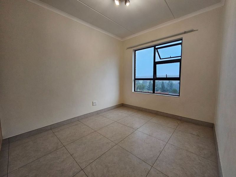Elegant Living in Founders Hill - Photo 10