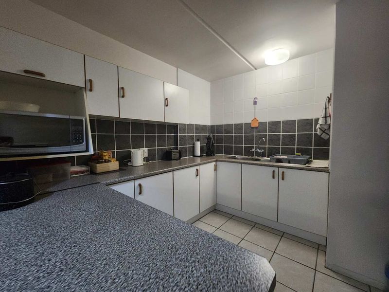 **5-Bedroom Holiday Home in Diaz Beach, Mossel Bay** - Photo 6