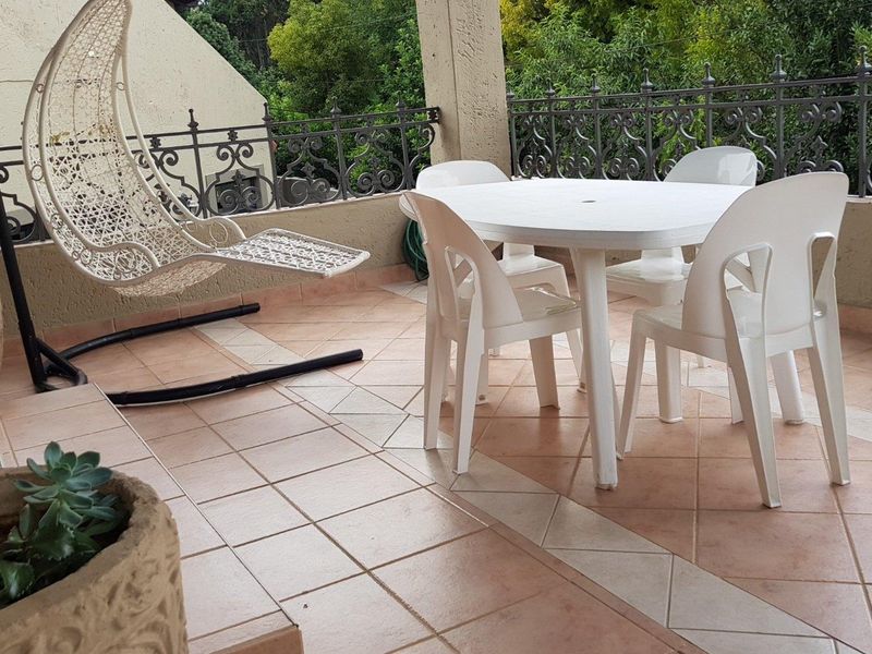 Semi-Furnished Studio Flatlet with Large Balcony and Scenic View to Let in Hurlingham Manors - Photo 2