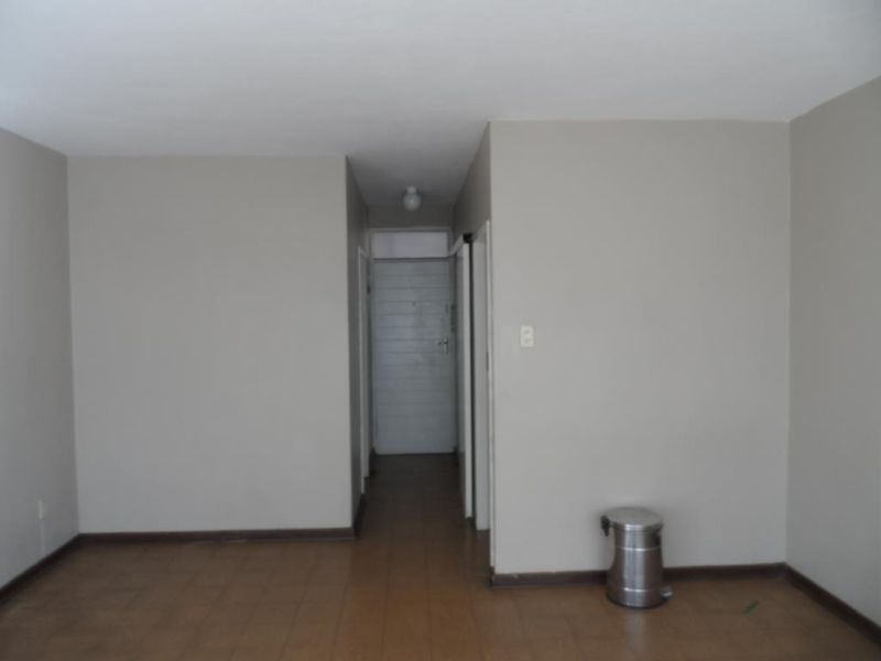 BACHELOR FLAT TO RENT IN ARCADIA - Photo 8