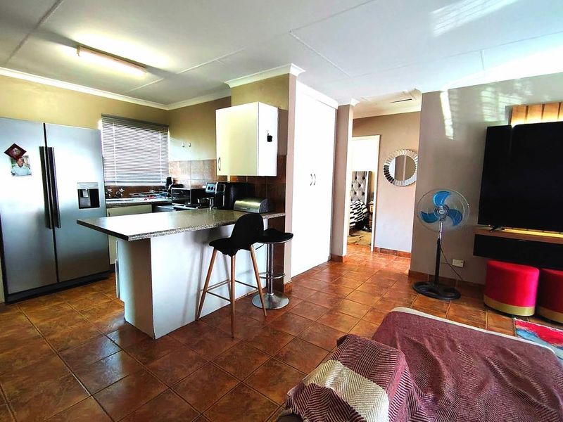 Two Bedroom Apartment for Sale walking distance from Gautrain - Photo 9
