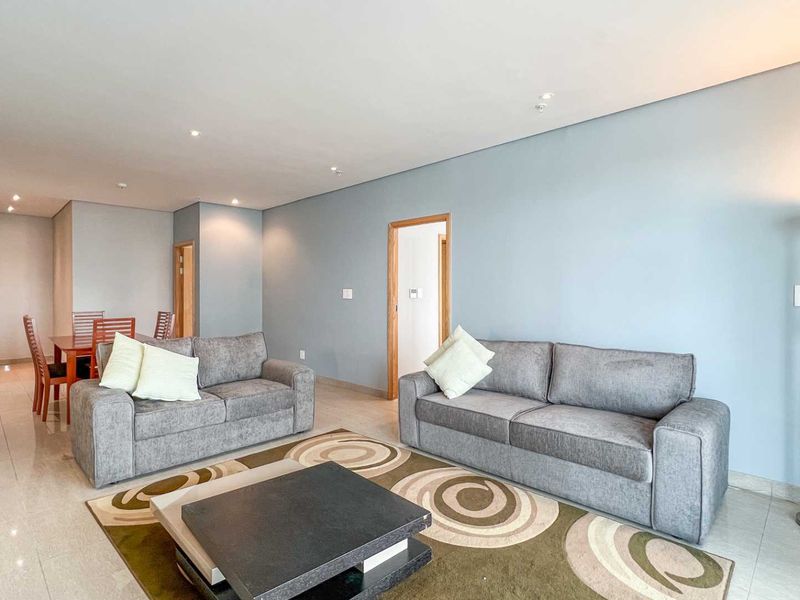 3 BEDROOM | 3 BATHROOM APARTMENT - Photo 2