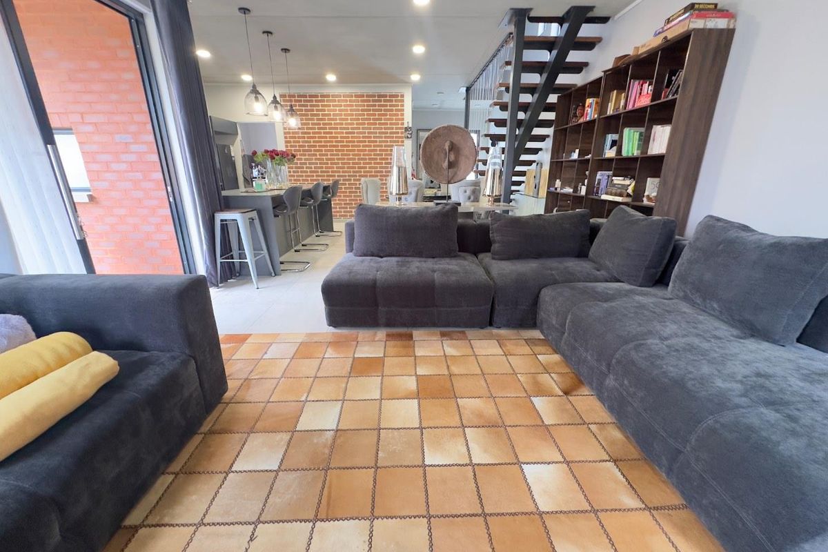 Newly built modern house in sort after secure complex - Photo 5