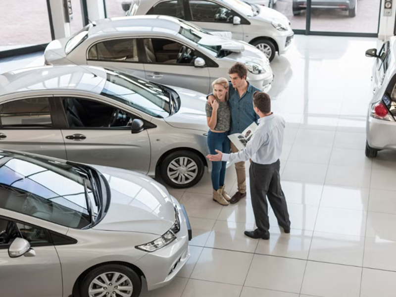 Prime commercial building for sale in exceptional location. - Photo 5