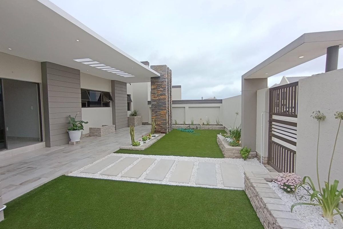 FULLY FURNISHED LUXURY HOME TO RENT | MILE 4, SWAKOPMUND - Photo 2