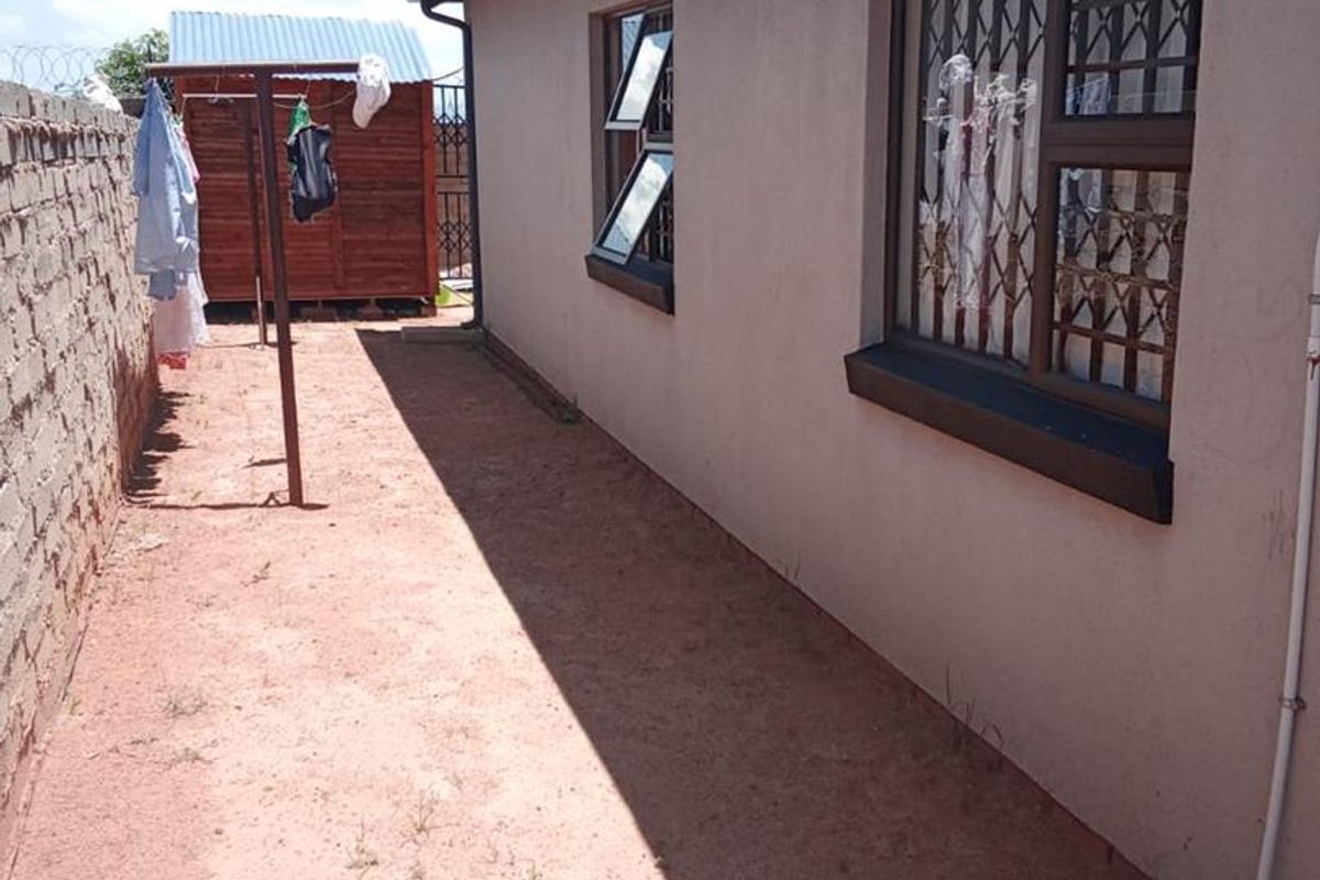 3 Bedroom House for Sale in Soshanguve East, Ext 3 - Photo 5