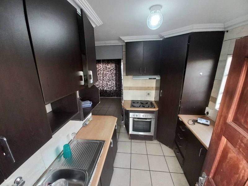 Two bedroom house for sale in Atteridgeville - Photo 8