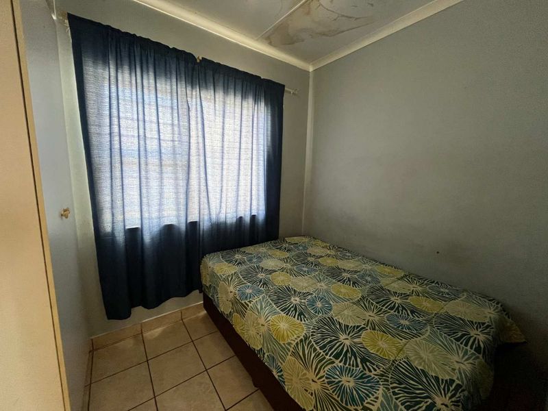 Perfect Start-Up Home with Exciting Potential! - Photo 8