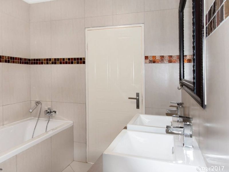 Le Mont on Avis Townhouse For Sale - Photo 2
