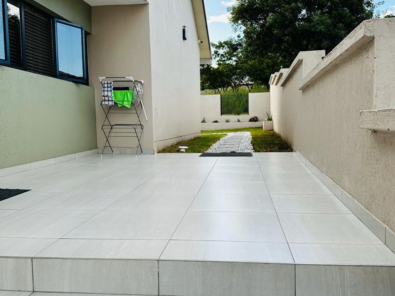 Modern, Move- In Ready Home with Striking Steet Appeal - Photo 6