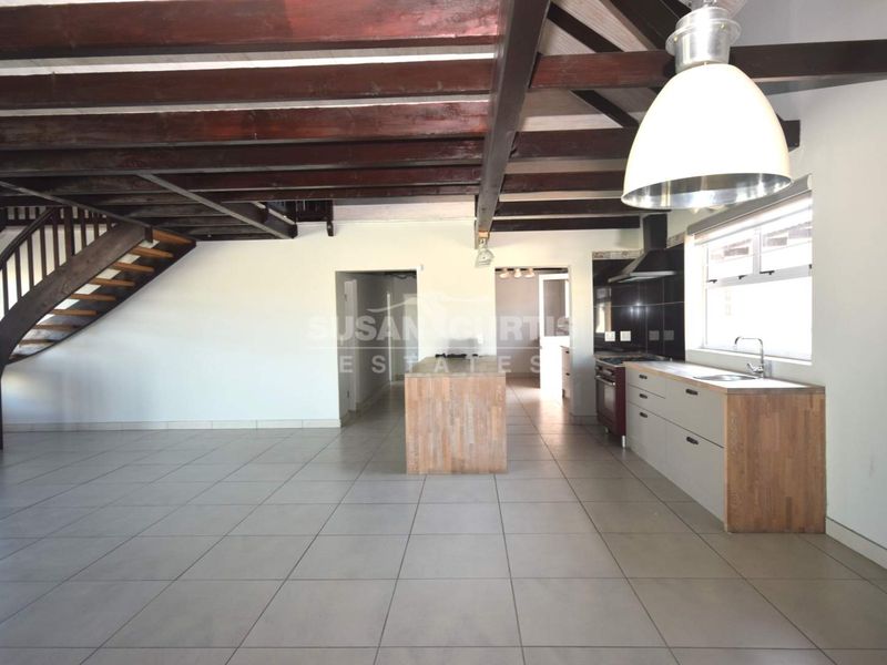 Spaciouse family house with a flat and washroom - Photo 3