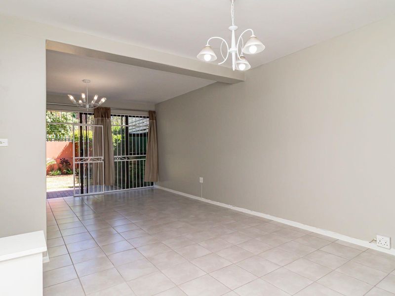 Spacious Duplex: Perfect Blend of Style and Functionality! - Photo 9