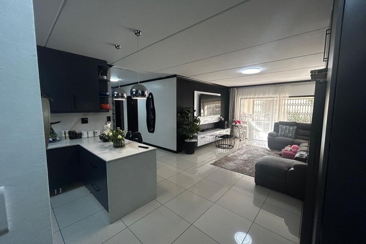 Where luxury meets comfort and security in the heart of Midrand. - Photo 2