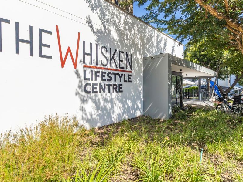 Luxury 2 bed 2 bath in Kylami - Photo 2