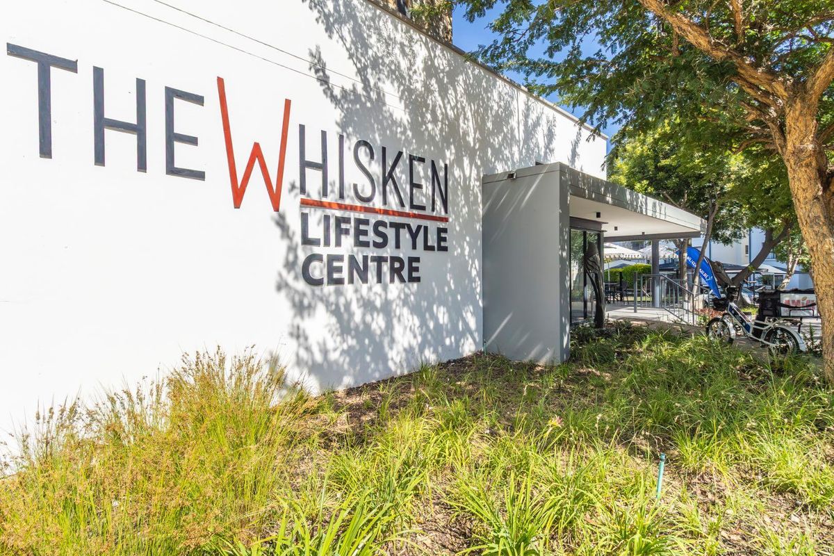 Luxury 2 bed 2 bath in Kylami - Photo 2