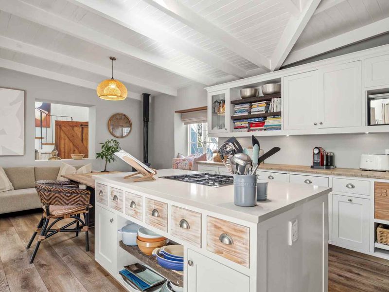 Contemporary Family Farmhouse - Photo 8