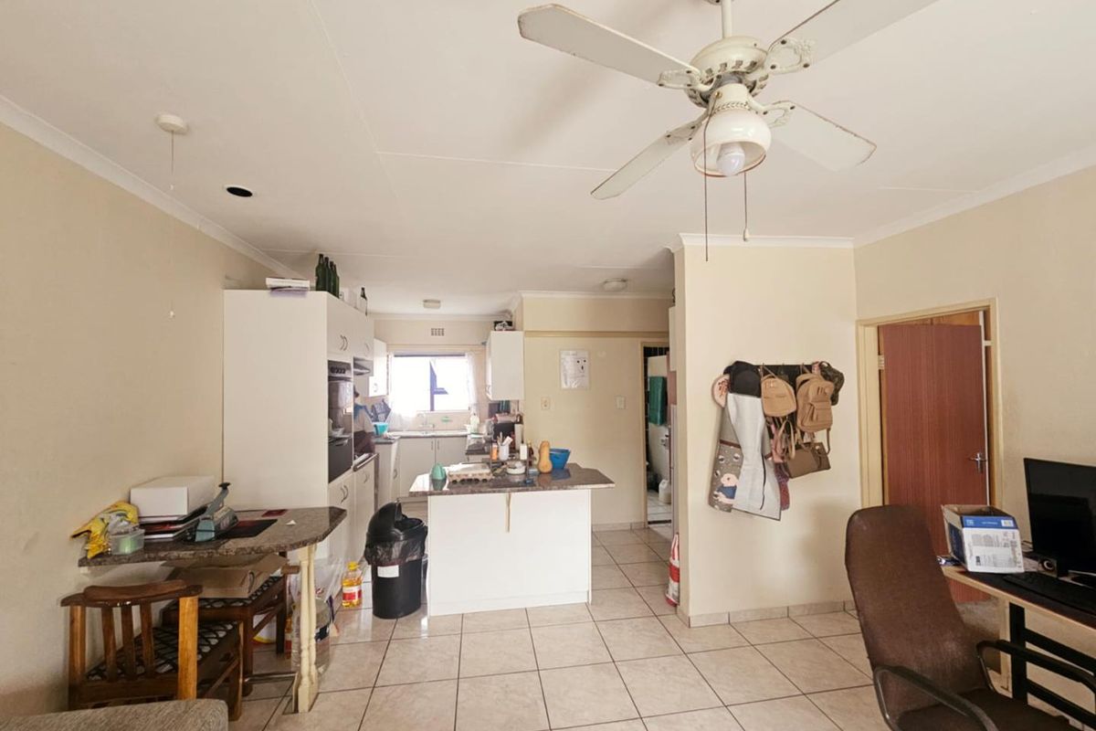 **Charming 2-Bedroom Facebrick Townhouse for Sale** - Photo 4