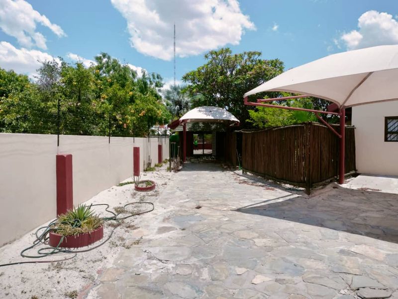 Discover Luxury Living: Stunning 4-Bedroom Dream Home Awaits - Photo 9