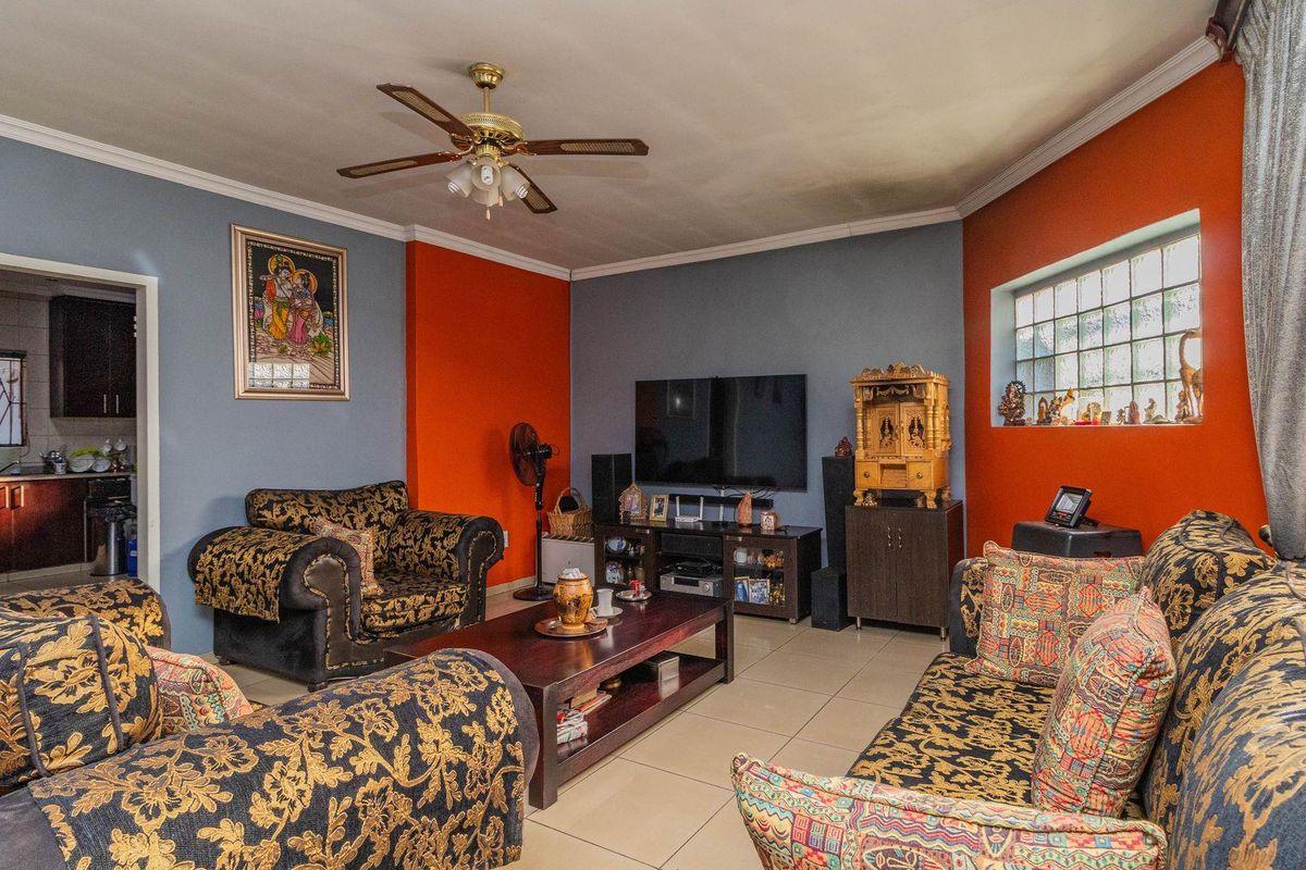 3 Bedroom Gem with Versatile Flatlet! - Photo 4