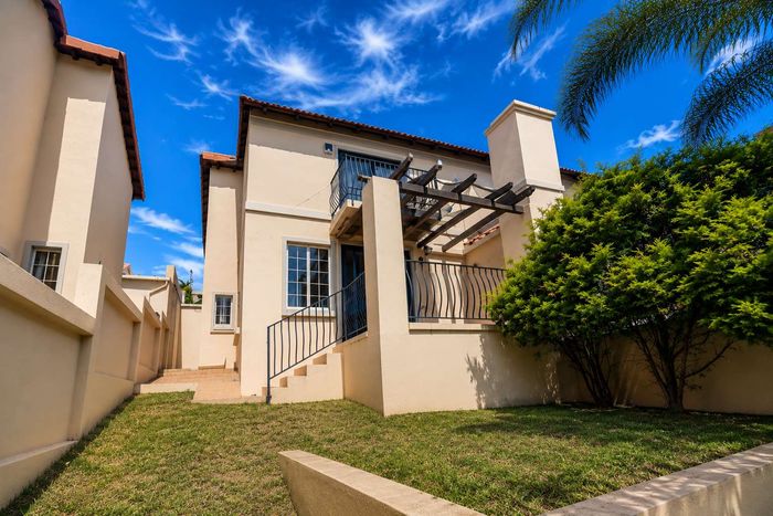 Property #2493606, Townhouse For Sale in La Montagne