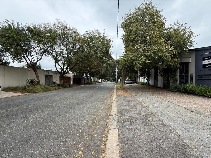 Charming Parkhurst Property for Sale - R7,900,000 - Photo 5