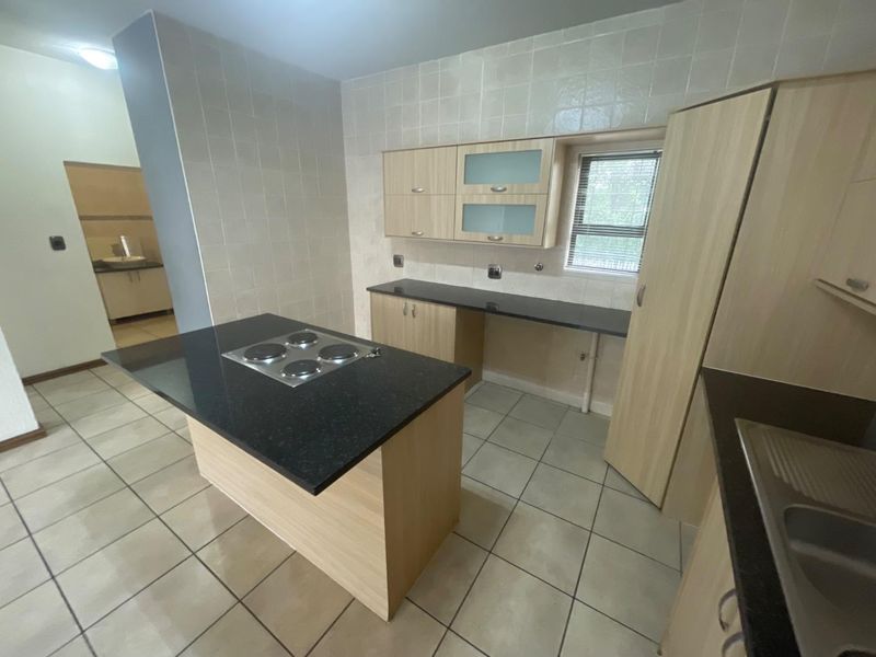 UNFURNISHED TWO BEDROOMS BALCONY - Photo 2