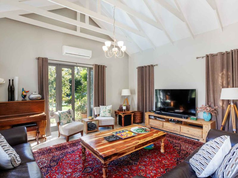 Stylish Single-Level Living on a Spacious Corner Stand in Val de Vie Estate - Photo 7