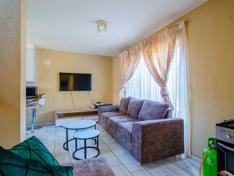 3 Bedroom Simplex on sale - Photo 5
