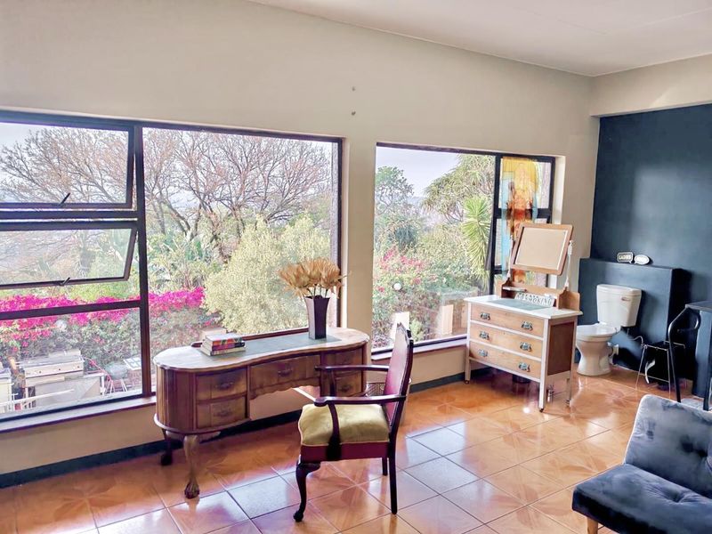 Modern 1-Bedroom Fully Furnished Apartment with Stunning Pretoria Views - Photo 8