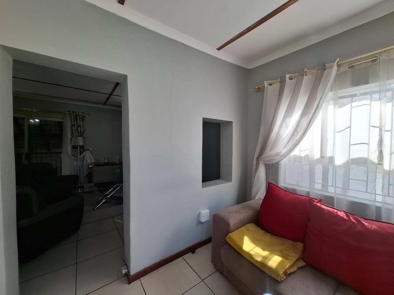 Affordable free standing home in Avis - Photo 5