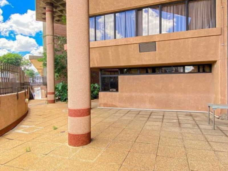 Unlock Joburg's Potential with this Prime Investment Property - Photo 10