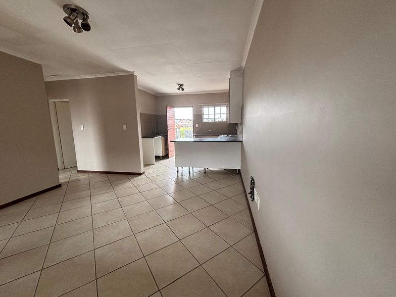 2 Bedroom 1 Bathroom Townhouse For sale in Midrand - Photo 5