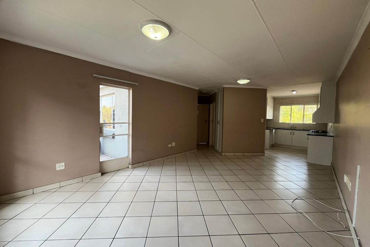 TWO BEDROOM APARTMENT IN HALFWAY GARDENS AVAILABLE. - Photo 5