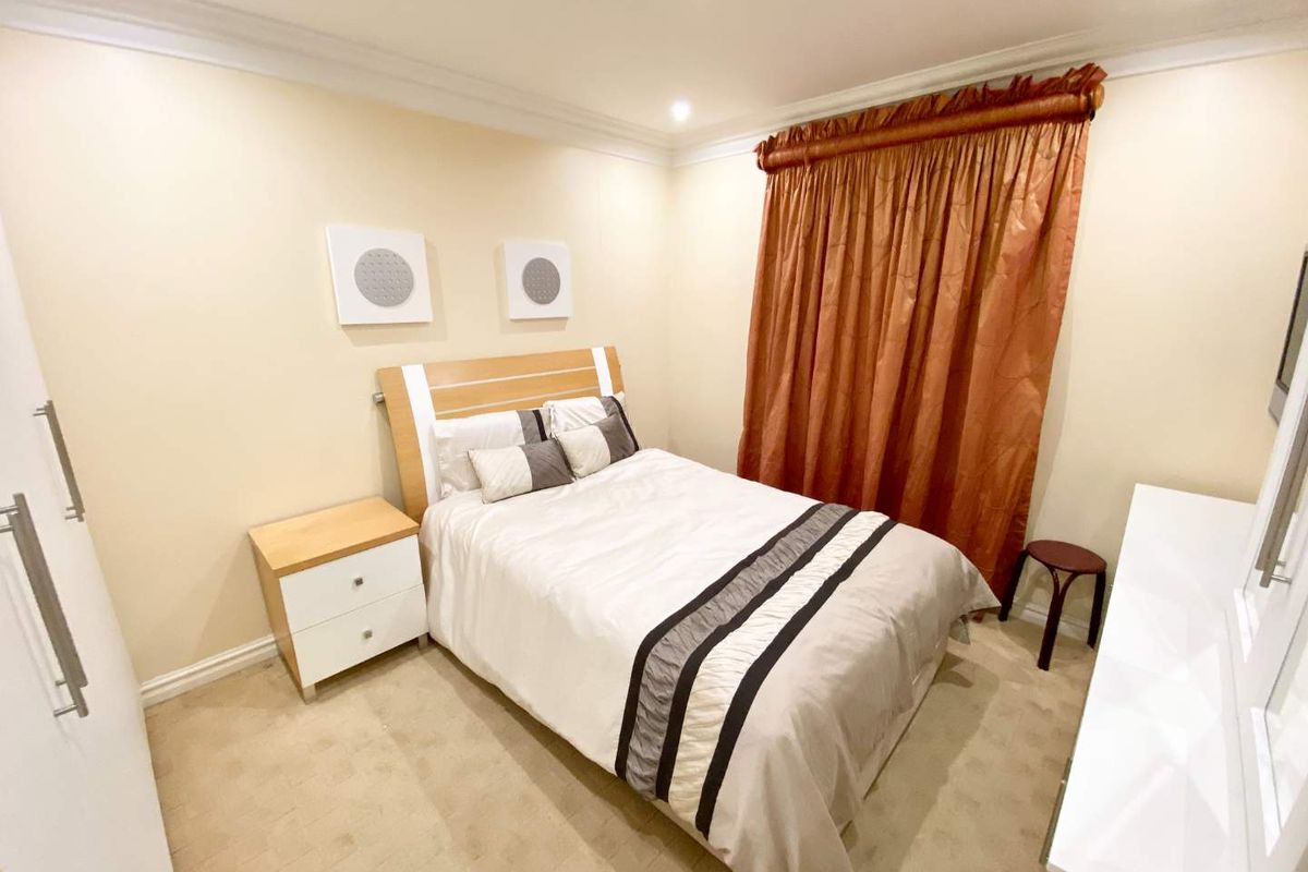 Fully furnished apartment with lovely sea views - 24hr security, pool and gym - Photo 4