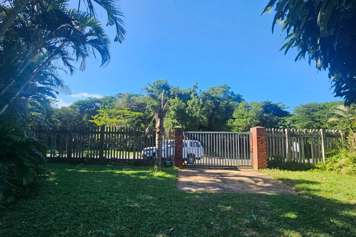 FOR SALE: A Once-in-a-Lifetime Opportunity in St Lucia's Most Prestigious Location LOCATION, LOCATION, LOCATION! - Photo 2