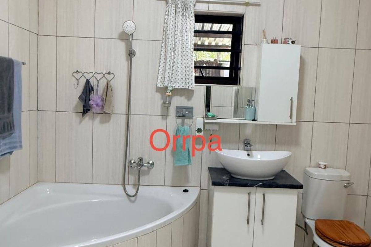 VERY NEAT FAMILY HOME FOR SALE – KHOMASDAL - Photo 5