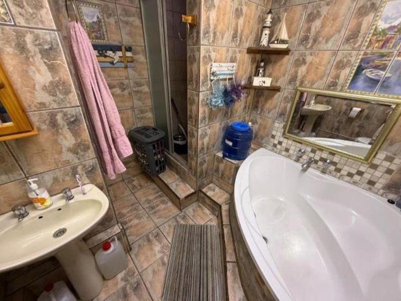3 Bedroom House For Sale in Vanderbijlpark CE 2 - Photo 2