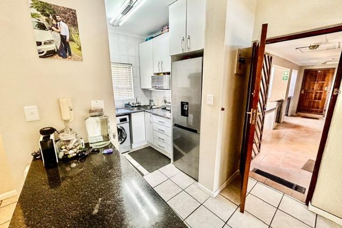 PRESTINE 2 BED 2 BATH LOFT APARTMENT MORNINGSIDE - Photo 2