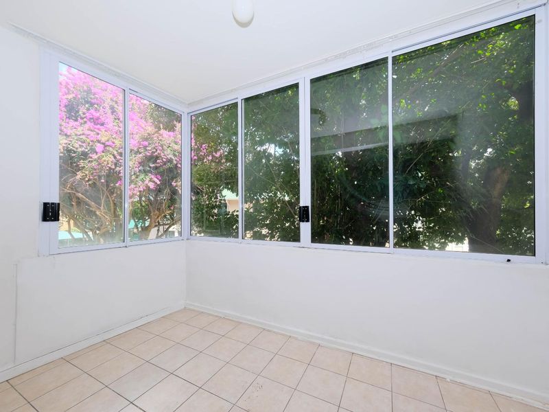 Priced to sell Urgently! Airy &Bright - Photo 2